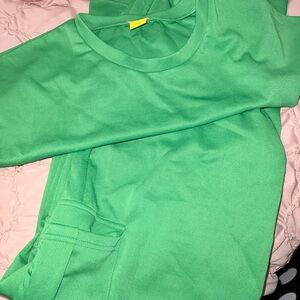 Daisy Green Women's Set